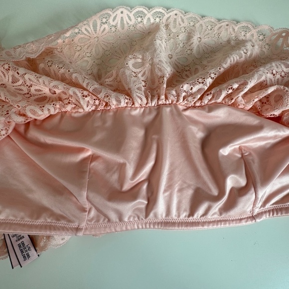 NWT Victoria"s Secret Off The Shoulder Lace Bralette Bra Top Winter Rose Large - Picture 7 of 9